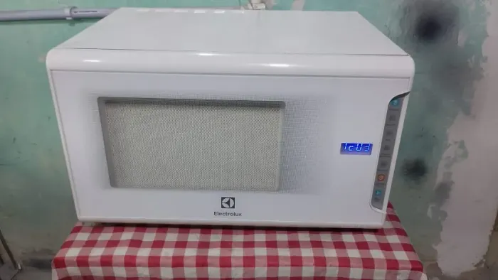 ? MICRO-ONDAS ELECTROLUX 30 LITROS BRANCO ?