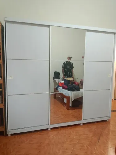 Vendo guarda roupa casal em bom estado entrega e montagem grátis 
