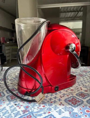 Cafeteira 3 corações Gesto