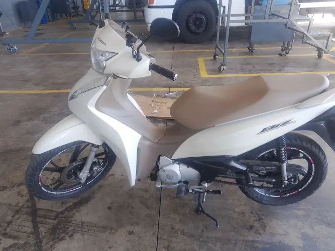 Biz 125 flex troco por carro do mesmo valor