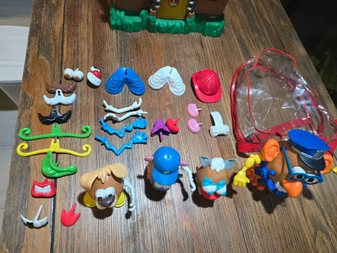 Bota fora - Lote Sr. Cabeça de Batata (Hasbro) - 4 Bonecos + Bolsa e Vários Acessórios