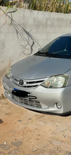 Faróis Etios no precinho