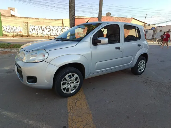 Fiat Uno Vivace/rua 1.0 EVO Fire Flex 8V 5P 2011
