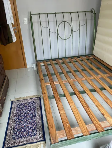 Cama de ferro e colchão molas ensacadas 