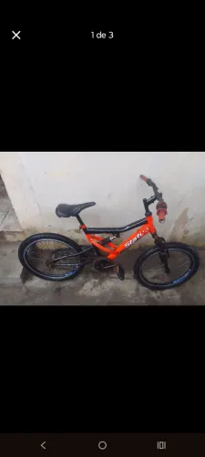 Bicicleta status aro 20 andando 