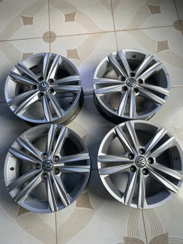 ARO 15/ 5 FUROS ORIGINAIS Volkswagen ?