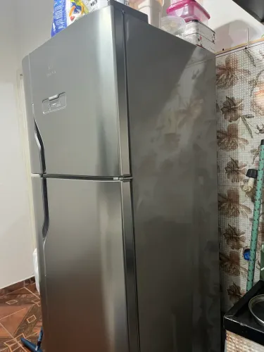 Vendo Geladeira Semi-nova