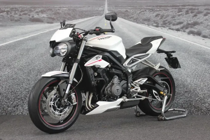 TRIUMPH STREET TRIPLE 765 RS 2020