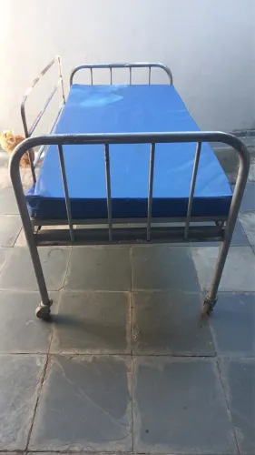 Cama hospitalar 2 movimentos com colchão 