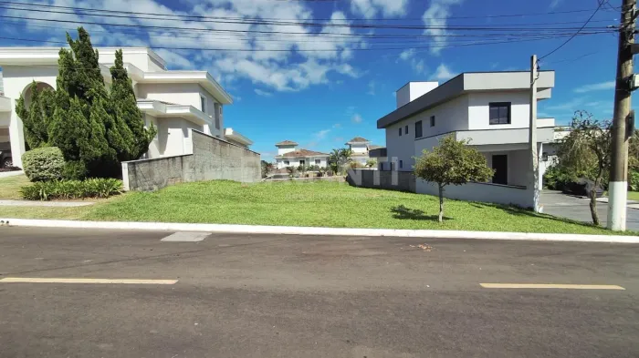 Terreno à venda no Condomínio Terras de Vinhedo em Vinhedo na Davanti Imóveis.