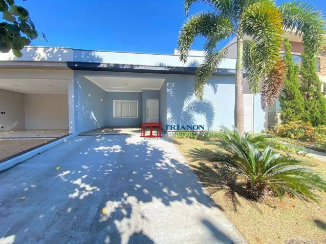 EM CONDOMINIO COM 2 SUITES E QUINTAL