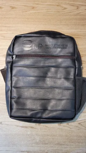 Mochila Couro Sintético Nova