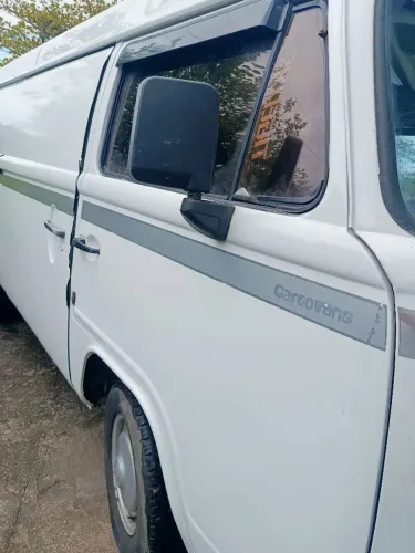 Volkswagen Kombi Furgão (álcool) 2004
