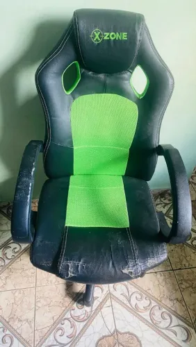 Eleve o seu nível uma super cadeira gamer linda arrojada top de linha ótima para jogar