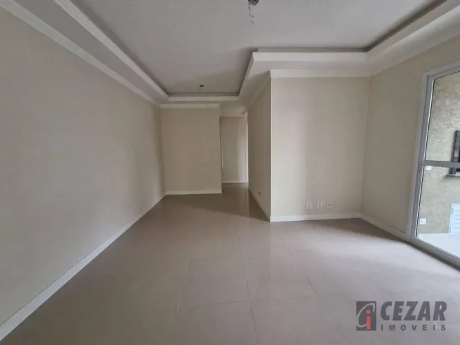 Apartamento com 3 dormitórios para alugar, 70 m² por R$ 2.200/mês - Uberaba - Curitiba/PR