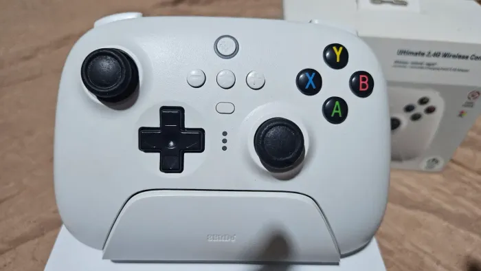 Controle 8bitdo ultimate com dock de carregamento (defeito no LT e RT)