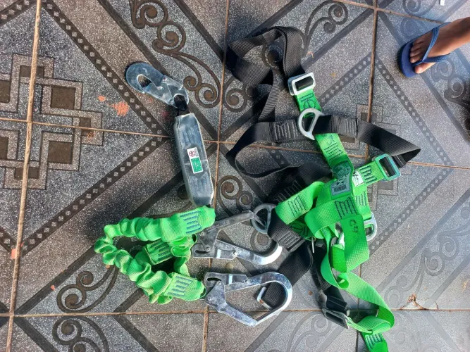 Vende se talabaqui de seguranca(epi)