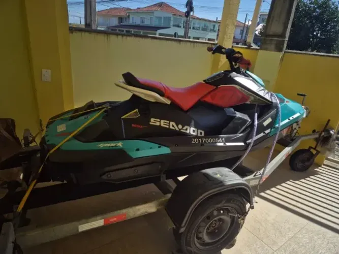 Jet Sky Seadoo Spark 2017 poucas horas e revisado 