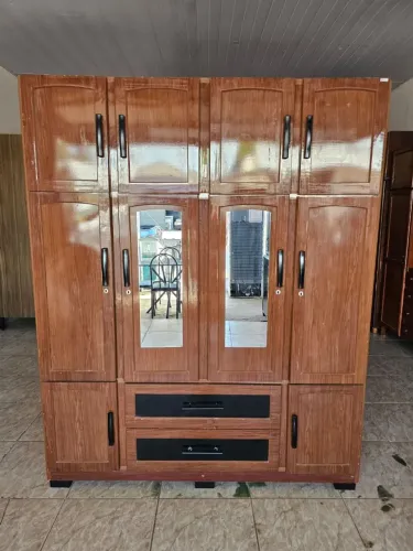 Guarda roupa de casal madeira pinho usado