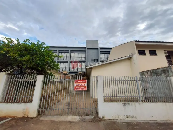 Casa para alugar em Maringá, Vila Santo Antônio, com 2 quartos, com 40 m²