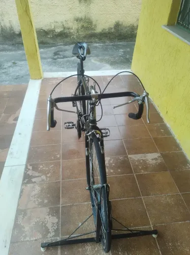 Bike Speed linda( Suporte garrafa e bomba pneus)
