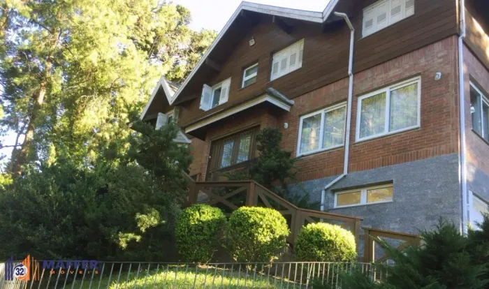 Casa 5 dormitórios à venda Planalto Gramado/RS
