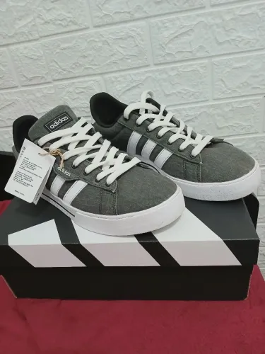 Tenis adidas Daily 30 masculino cinza e branco