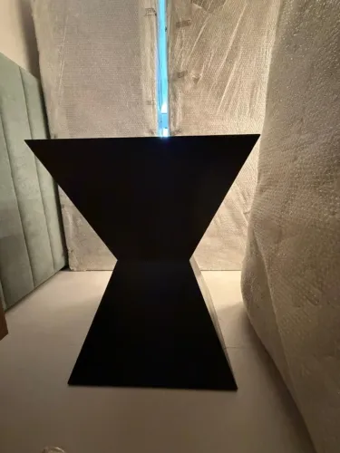 Base de Mesa de Jantar Preta - ETNA
