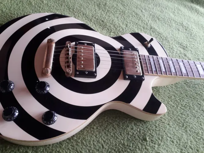 Guitarra Les Paul Custom modelo Zakk Wylde.