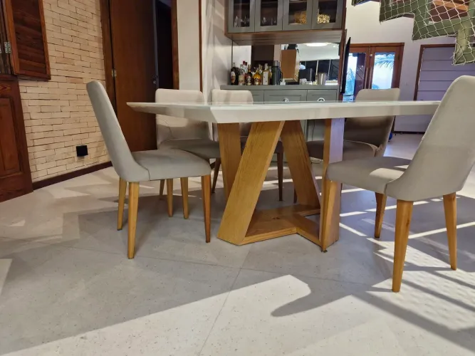 Mesa 8 lugares quadrada 