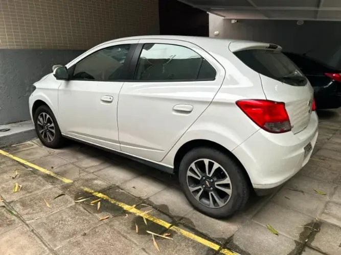 Chevrolet Onix Hatch LTZ 1.4 8V Flex Power Mec. 4P 2013