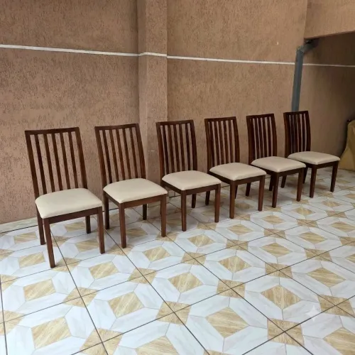 6 Cadeiras madeira maciça elegantes