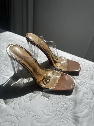 Sandália Transparente SHEIN 37