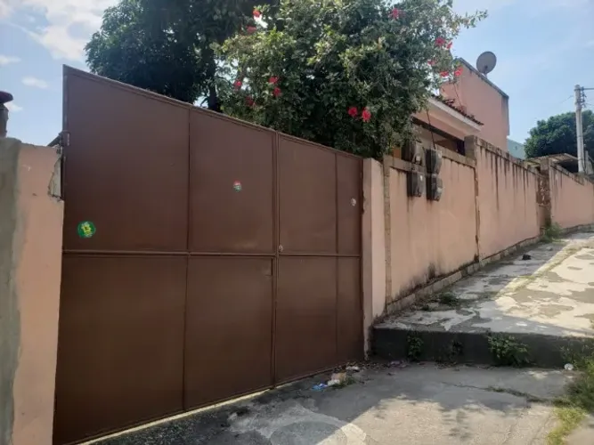 (5401/01) Locação - Casa (vila) de 02 quarto atras do Partage