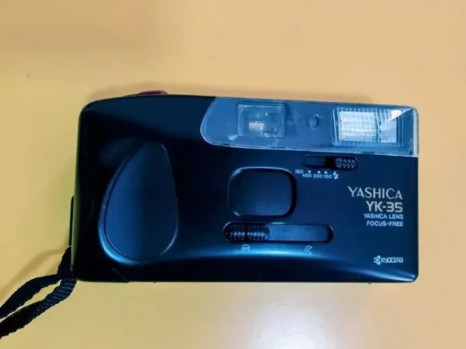 Câmera Yashica