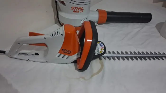 Vendo Podador Elétrico HSE 52 da STIHL e Soprador Elétrico BGE 71 da STIHL