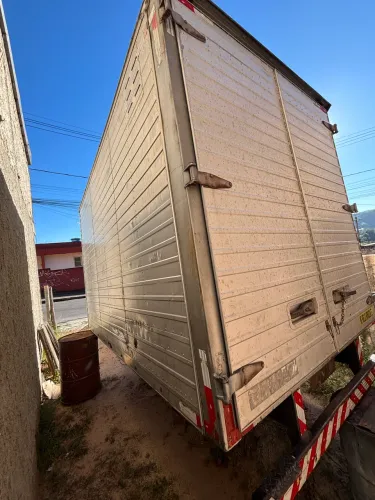 Vendo baú 
