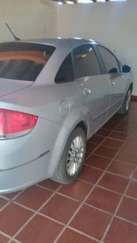 Fiat Linea Absolute 1.9/1.8 Flex Dualogic 4P 2009