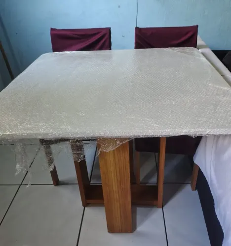 Mesa de jantar 4 cadeiras nova