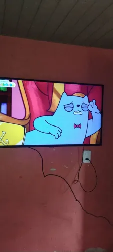 Vendo essa Tv smart tv 43 polegadas da marca OAC, ela liga normal,mas a imagem está ruim.