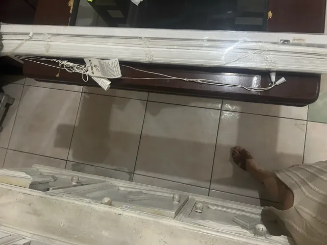 Persiana Horizontal Branca 1m - Nova na Embalagem