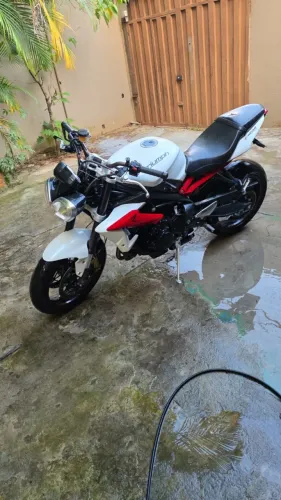 Triumph Street Triple 675 R 2014 