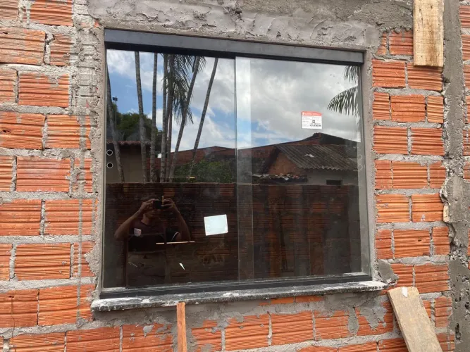 JANELA DE VIDRO FUME