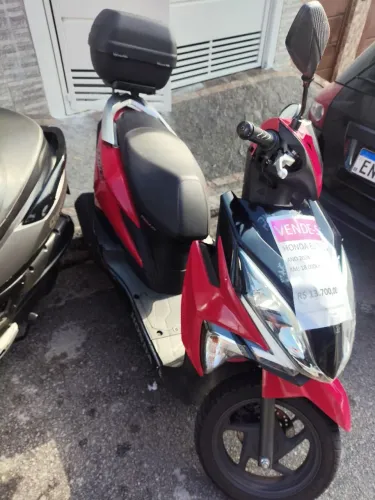 Abaixo da tabela pra sair rápido