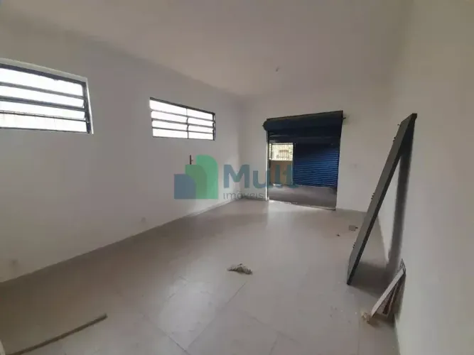 Salão Comercial para Locação 60 m² 2 banheiros Bairro Parque das Andorinhas Ribeirão P