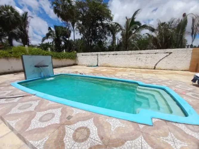 Vende-se uma piscina de fibra, modelo lago de búzios