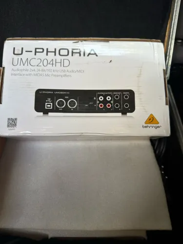 Placa de áudio UMC-204 Uphoria