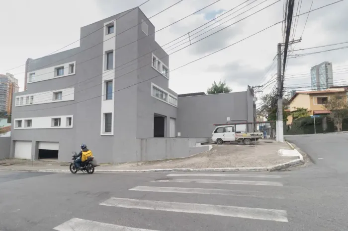 Prédio comercial na Rua Natingui, 722  620 m²