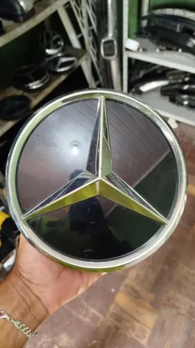 Emblema Mercedes Cla 250/a200/gla200/c180/c200 2020/2025 original