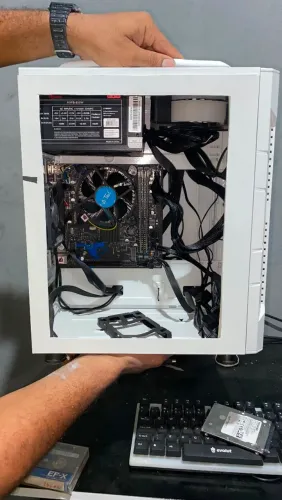 Vendo ou troco gabinete e monitor pichal em tv smart , ps4 usado ou quadro dh usado